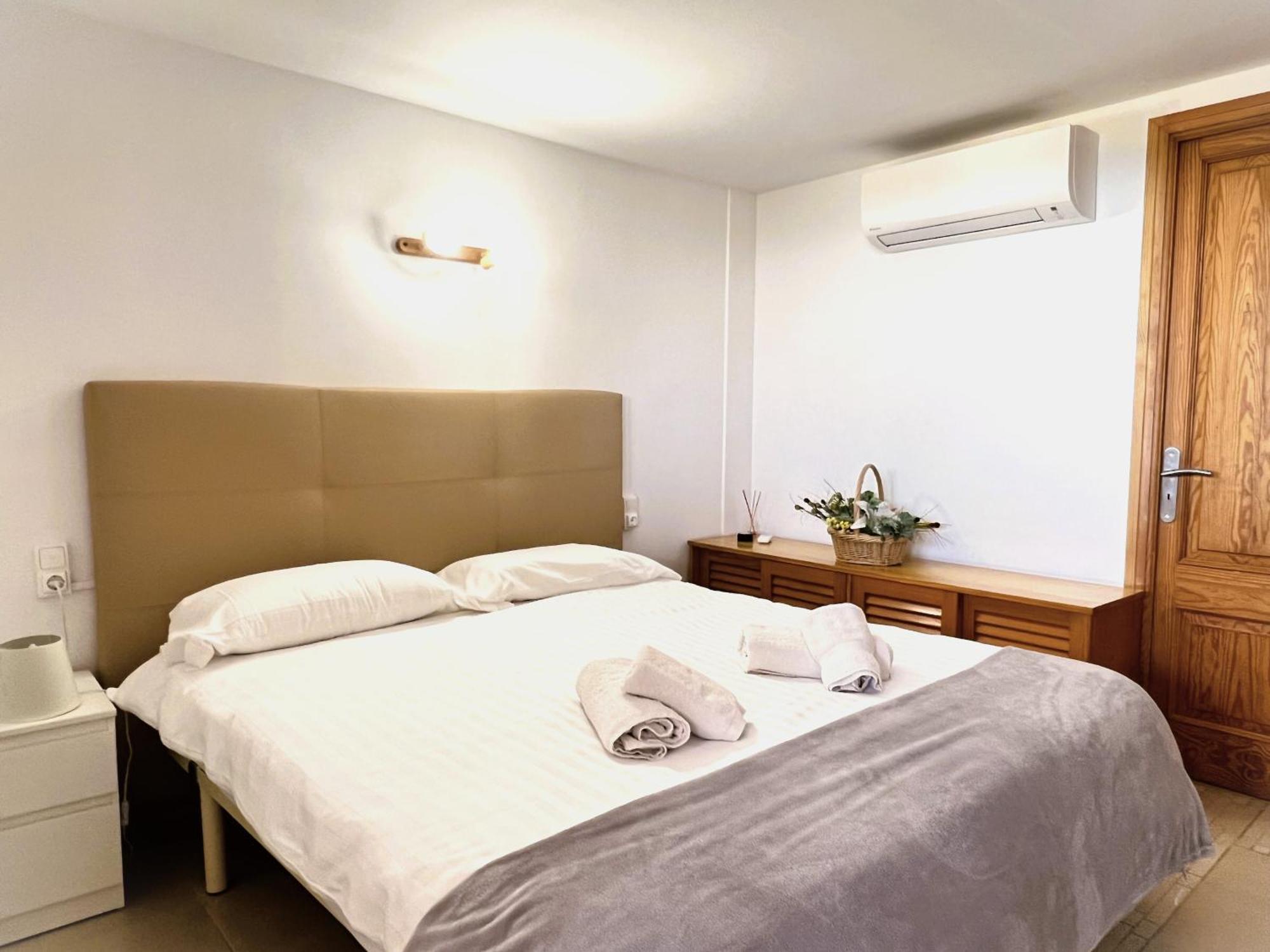 Apartamento Playa De Los Pinos Alcudia  Ngoại thất bức ảnh
